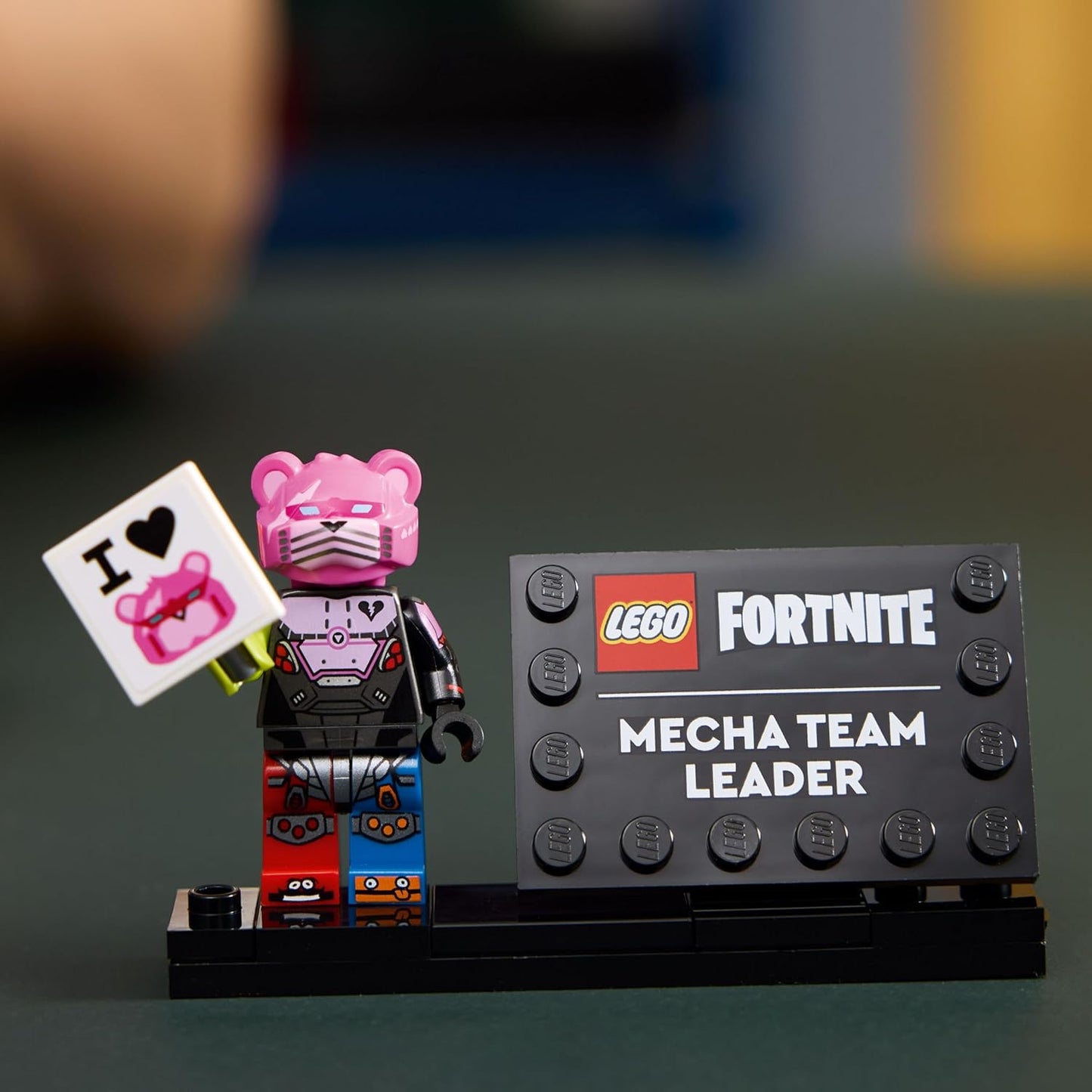 LEGO Fortnite Mecha Team Leader - Collectible Building Set for Adults - Gaming Room Décor - DIY Kit for Fortnite Fans - Includes Mecha Team Leader Minifigure - Great Video Game Gift - 77078
